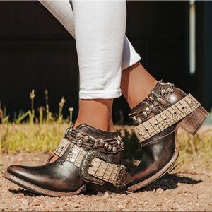 Freebird by Steven Saloon booties size 5